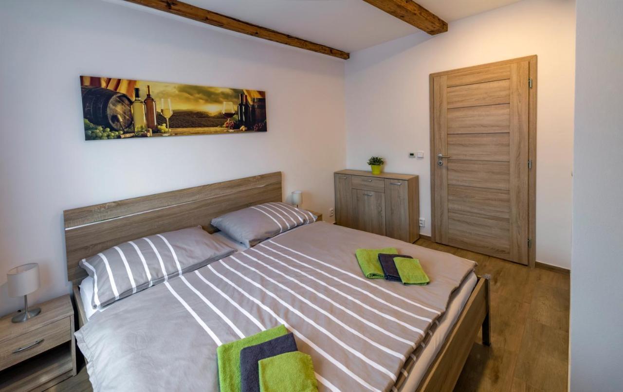 Wine House Homestay Hrusovany nad Jevisovkou